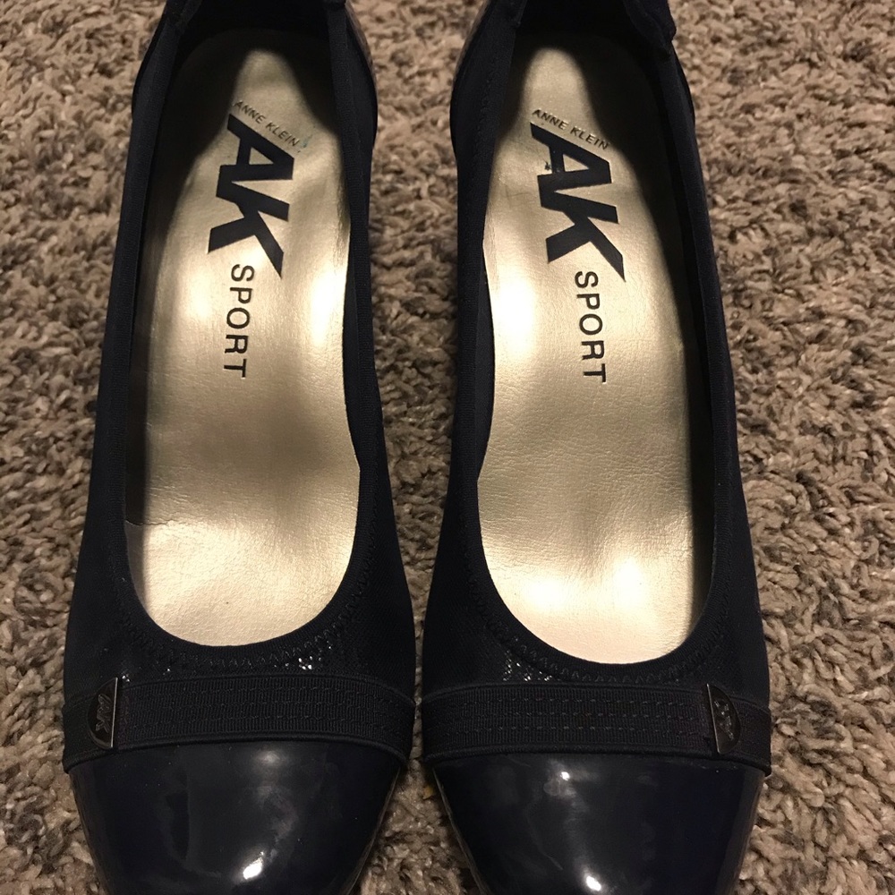 Anne Klein sport block heel navy pump
